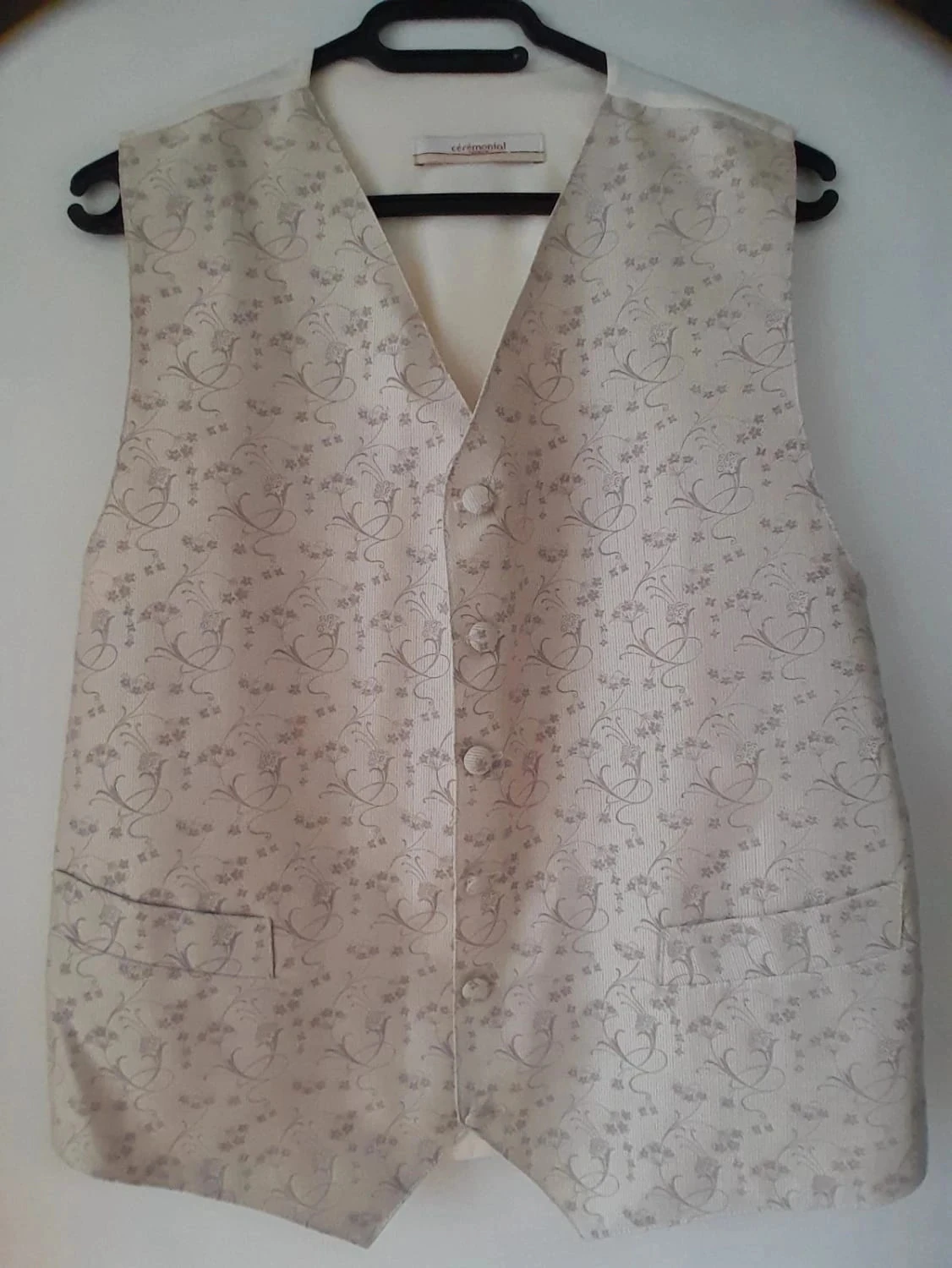 Gilet de costume, couleur crème et motifs couleur grège, Marque Cérémonial, taille S